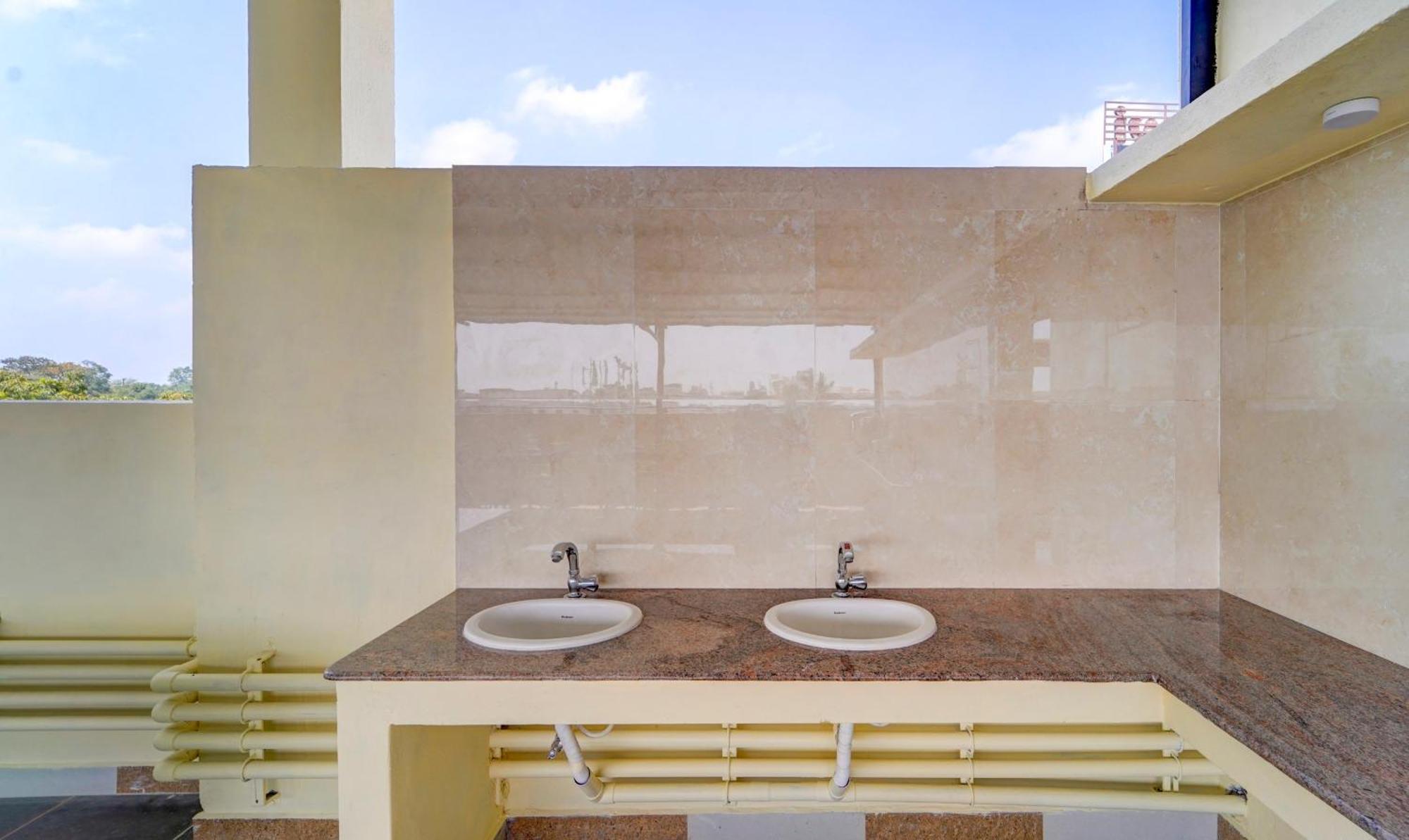 Itsy Hotels Prakasam Residency Pondicherry Eksteriør bilde